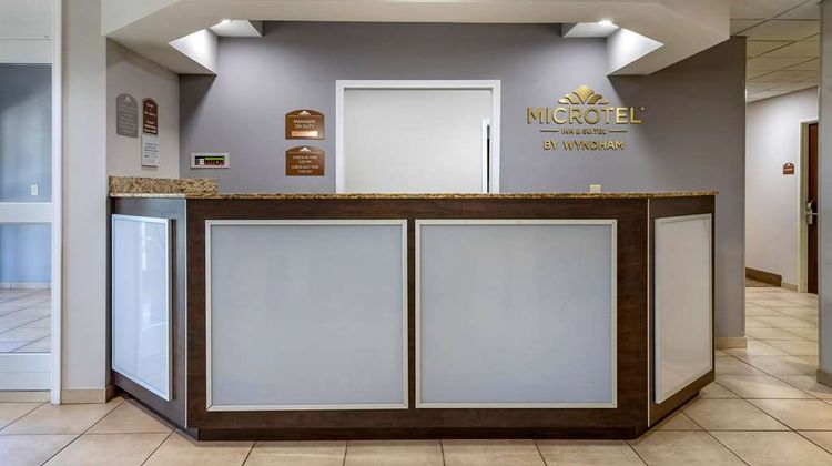 Microtel Inn & Suites Dillsboro/Sylva Lobby