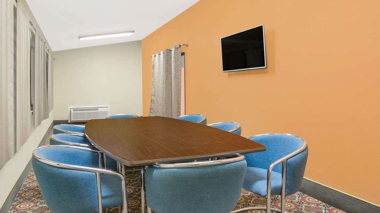 <b>Days Inn & Suites Red Rock-Gallup Meeting</b>. Images powered by <a href="https://iceportal.shijigroup.com/" title="IcePortal" target="_blank">IcePortal</a>.
