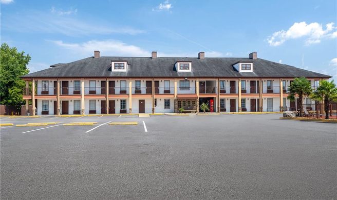 Baymont By Wyndham Commerce Exterior