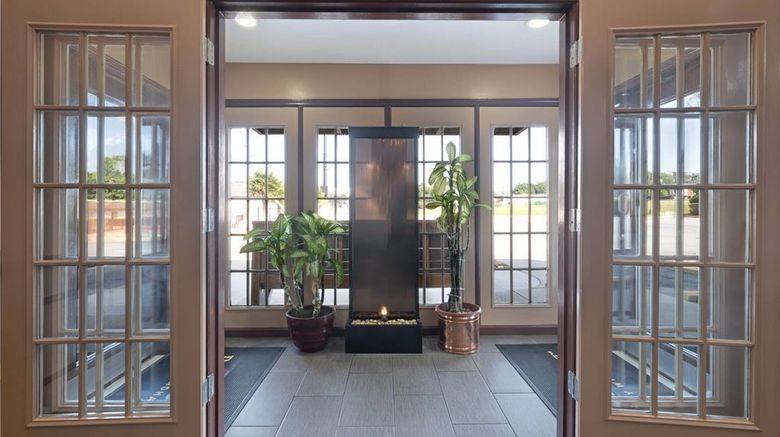 <b>Baymont By Wyndham Commerce Lobby</b>. Images powered by <a href="https://iceportal.shijigroup.com/" title="IcePortal" target="_blank">IcePortal</a>.
