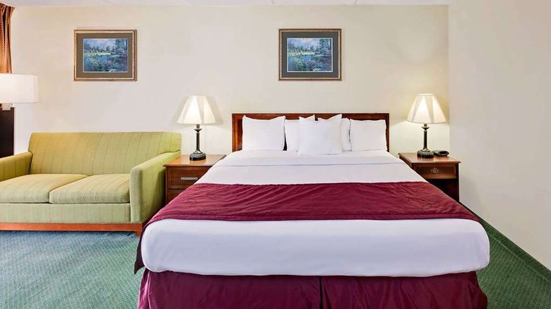 <b>Days Inn Bay City Suite</b>. Images powered by <a href="https://iceportal.shijigroup.com/" title="IcePortal" target="_blank">IcePortal</a>.