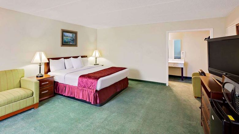 <b>Days Inn Bay City Suite</b>. Images powered by <a href="https://iceportal.shijigroup.com/" title="IcePortal" target="_blank">IcePortal</a>.