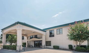 Super 8 Fort Worth South