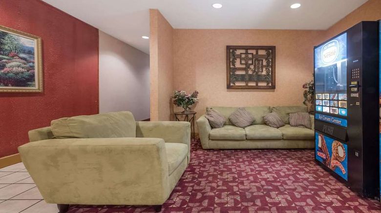 <b>Super 8 Fort Worth South Lobby</b>. Images powered by <a href="https://iceportal.shijigroup.com/" title="IcePortal" target="_blank">IcePortal</a>.