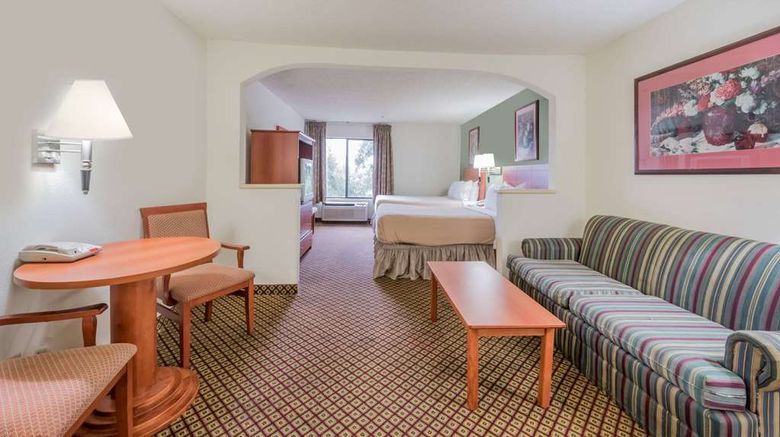 <b>Super 8 Fort Worth South Suite</b>. Images powered by <a href="https://iceportal.shijigroup.com/" title="IcePortal" target="_blank">IcePortal</a>.
