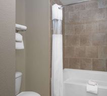Baymont Inn & Suites Minot Room