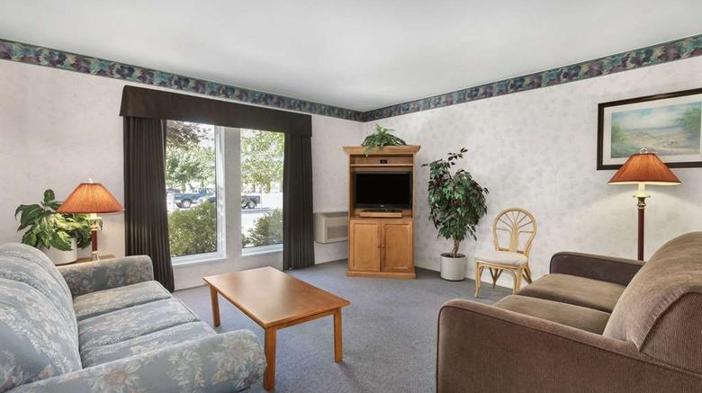 <b>Super 8 West Kelowna Suite</b>. Images powered by <a href="https://iceportal.shijigroup.com/" title="IcePortal" target="_blank">IcePortal</a>.