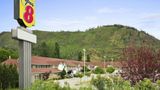 Super 8 West Kelowna Exterior