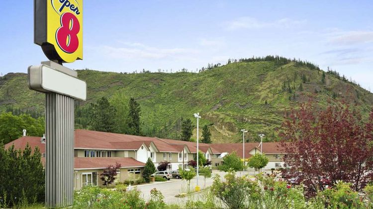 Super 8 West Kelowna Exterior