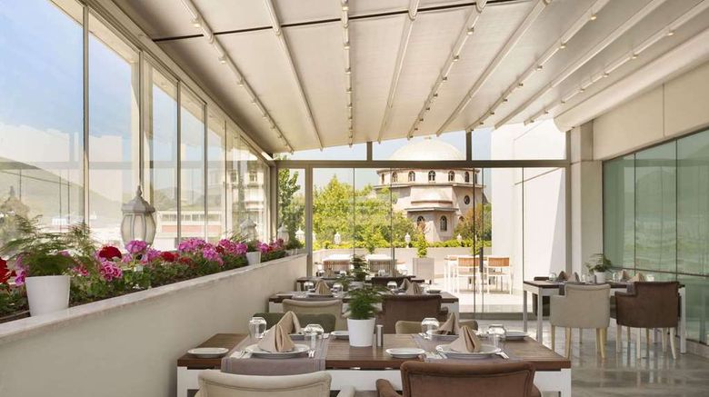 <b>Ramada Hotel and Suites Kemalpasa Izmir Restaurant</b>. Images powered by <a href="https://iceportal.shijigroup.com/" title="IcePortal" target="_blank">IcePortal</a>.
