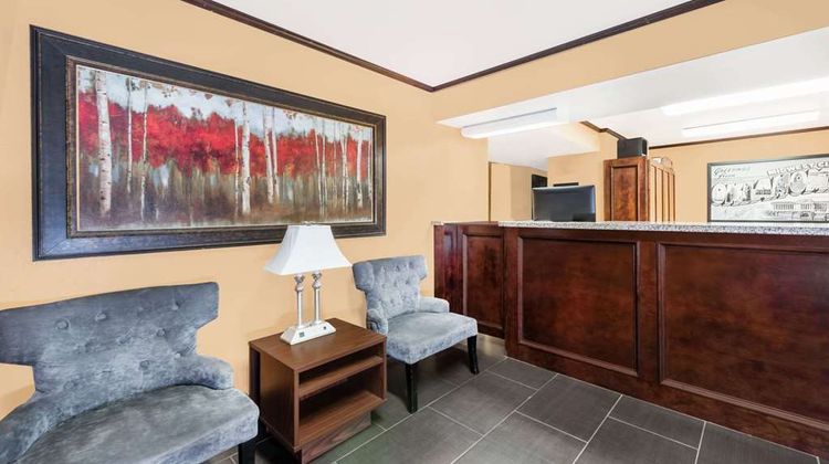 Super 8 Midwest City Lobby