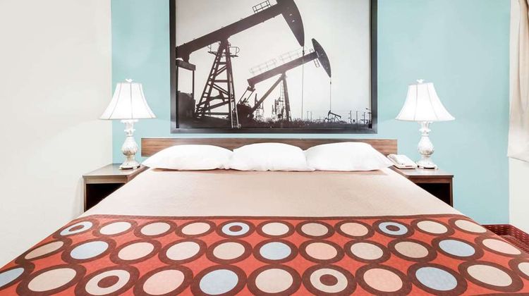 Super 8 Midwest City Room
