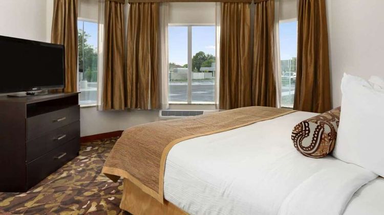 Baymont Inn & Suites Hobbs Suite