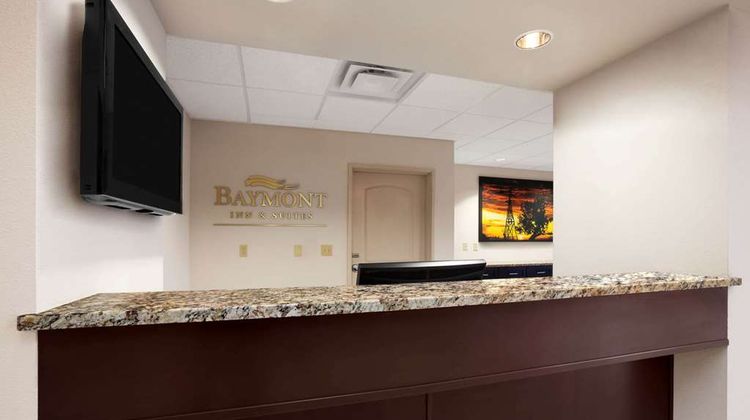 Baymont Inn & Suites Hobbs Lobby