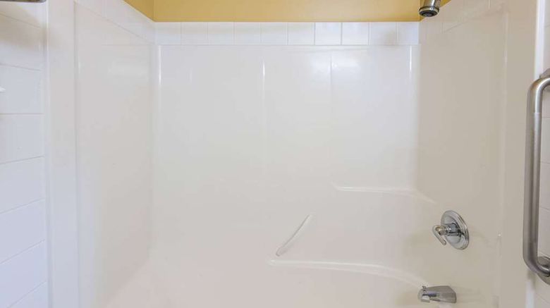 <b>Super 8 Cochrane AB-West Side Drive Room</b>. Images powered by <a href="https://iceportal.shijigroup.com/" title="IcePortal" target="_blank">IcePortal</a>.