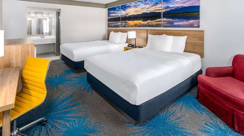 <b>Days Inn by Wyndham Room</b>. Images powered by <a href="https://iceportal.shijigroup.com/" title="IcePortal" target="_blank">IcePortal</a>.
