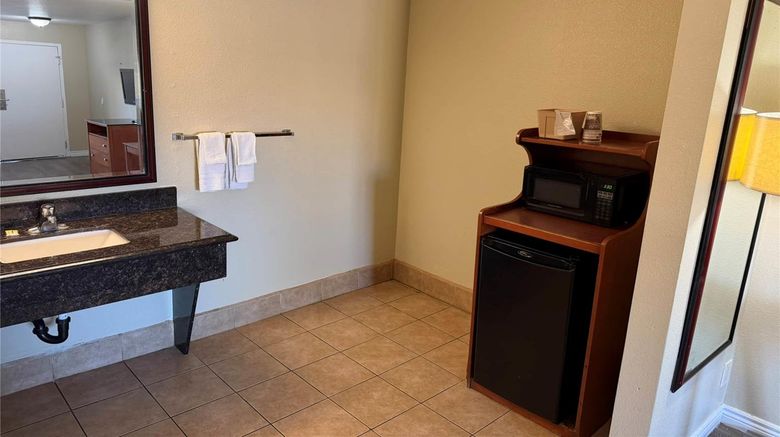 <b>Travelodge Hemet CA Room</b>. Images powered by <a href="https://iceportal.shijigroup.com/" title="IcePortal" target="_blank">IcePortal</a>.