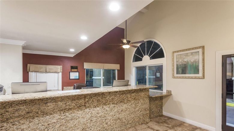 <b>Travelodge Hemet CA Lobby</b>. Images powered by <a href="https://iceportal.shijigroup.com/" title="IcePortal" target="_blank">IcePortal</a>.