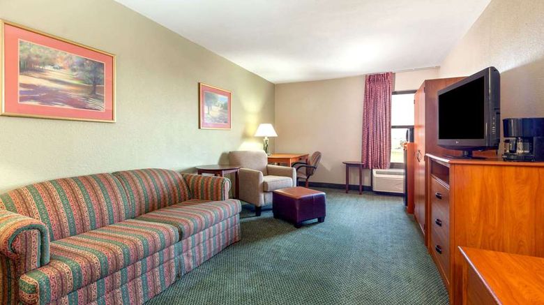 <b>Baymont Inn & Suites Amarillo East Suite</b>. Images powered by <a href="https://iceportal.shijigroup.com/" title="IcePortal" target="_blank">IcePortal</a>.