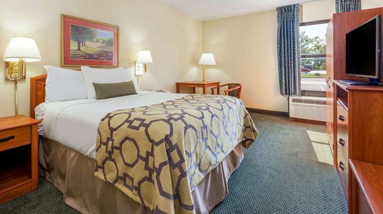 <b>Baymont Inn & Suites Amarillo East Room</b>. Images powered by <a href="https://iceportal.shijigroup.com/" title="IcePortal" target="_blank">IcePortal</a>.