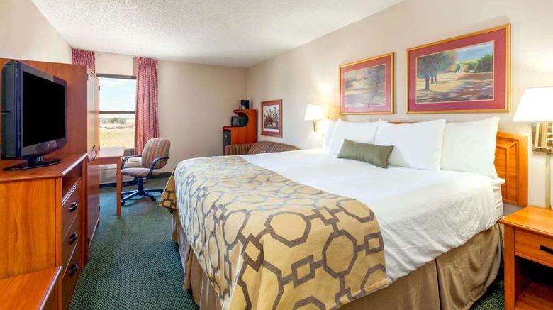 <b>Baymont Inn & Suites Amarillo East Room</b>. Images powered by <a href="https://iceportal.shijigroup.com/" title="IcePortal" target="_blank">IcePortal</a>.