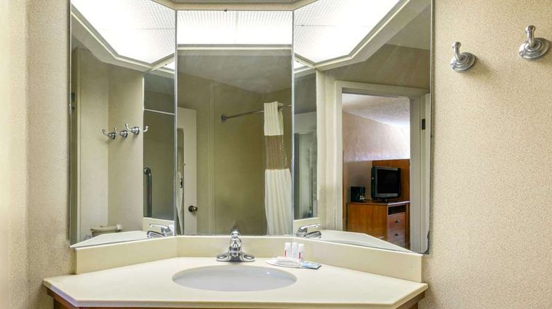 <b>Baymont Inn & Suites Amarillo East Room</b>. Images powered by <a href="https://iceportal.shijigroup.com/" title="IcePortal" target="_blank">IcePortal</a>.