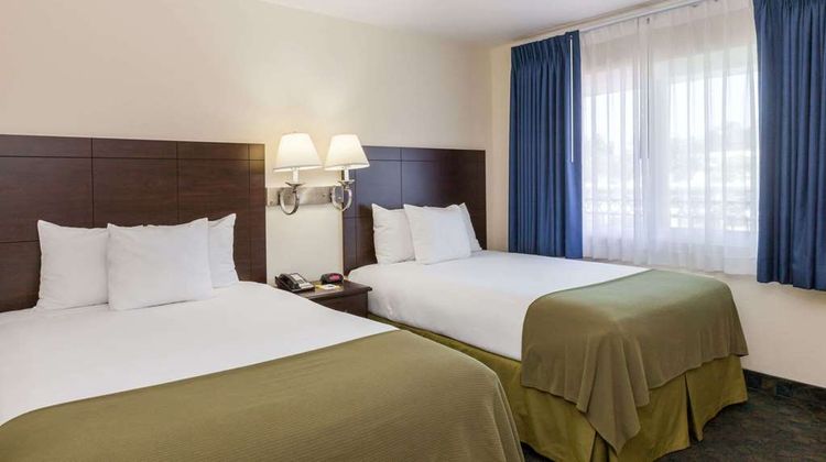 Days Inn Santa Maria Room