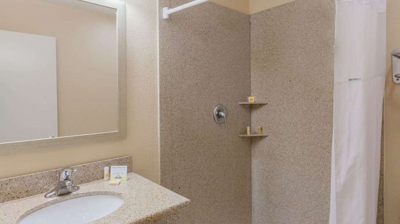 <b>Days Inn Santa Maria Room</b>. Images powered by <a href="https://iceportal.shijigroup.com/" title="IcePortal" target="_blank">IcePortal</a>.