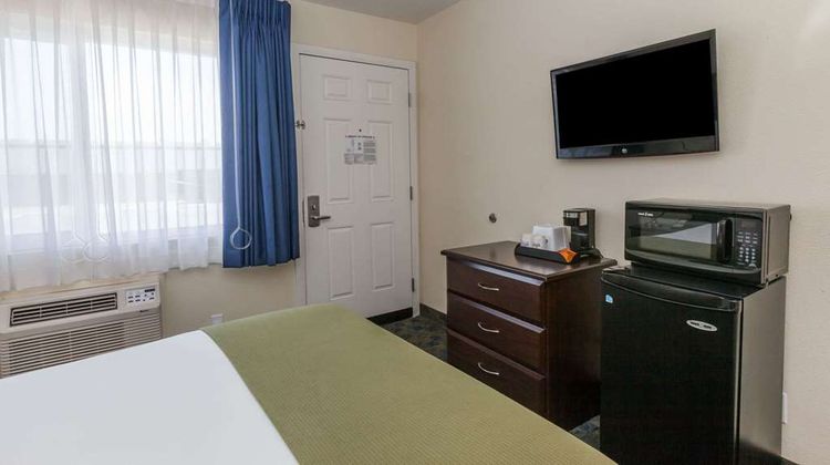 Days Inn Santa Maria Room
