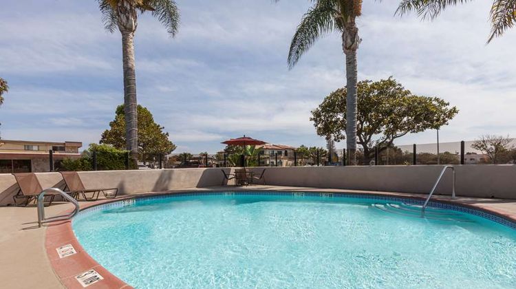 Days Inn Santa Maria Pool