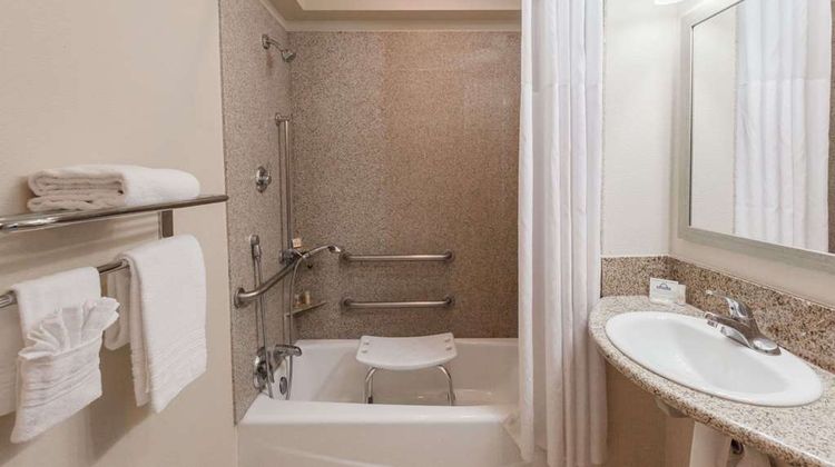 Days Inn Santa Maria Room