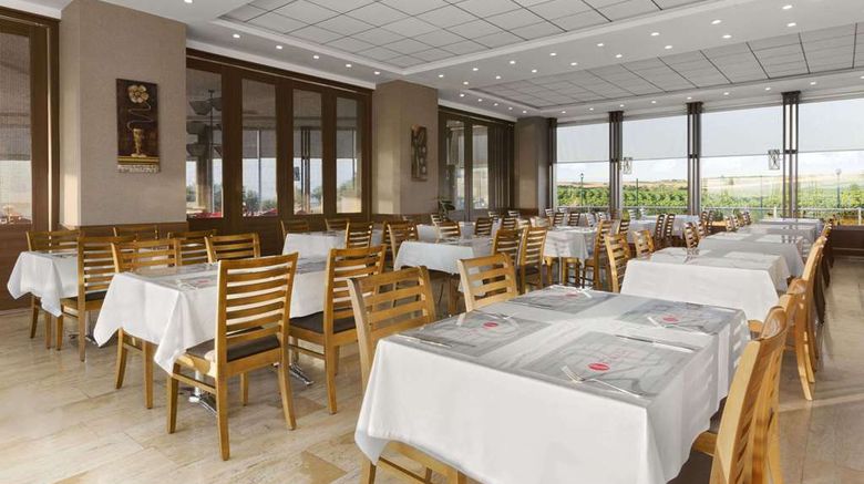 <b>Ramada Tekirdag Restaurant</b>. Images powered by <a href="https://iceportal.shijigroup.com/" title="IcePortal" target="_blank">IcePortal</a>.