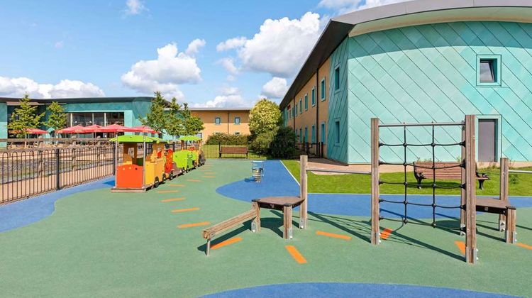 Ramada by Wyndham Cobham Recreation
