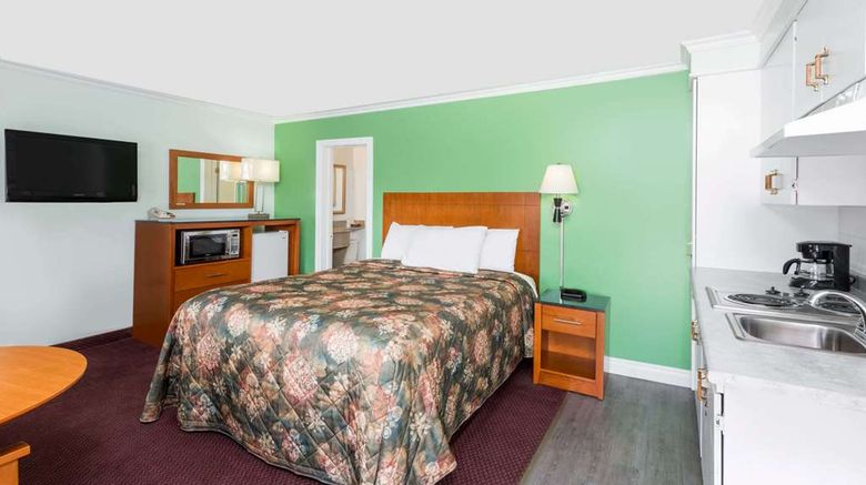 <b>Knights Inn Arnprior Room</b>. Images powered by <a href="https://iceportal.shijigroup.com/" title="IcePortal" target="_blank">IcePortal</a>.