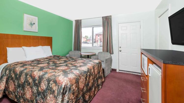 Knights Inn Arnprior Room