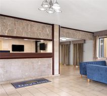 Days Inn Hagerstown Lobby