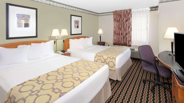 Baymont Inn & Suites Fort Wayne Room