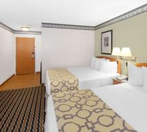 Baymont Inn & Suites Fort Wayne Room