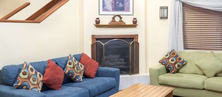 Baymont Inn & Suites Fort Wayne Lobby
