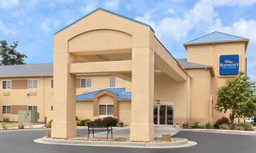 Baymont Inn & Suites Fort Wayne