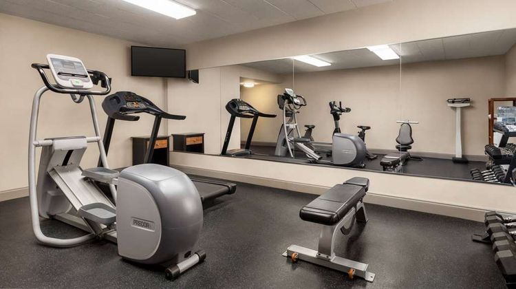 Days Hotel Allentown Airport Health
