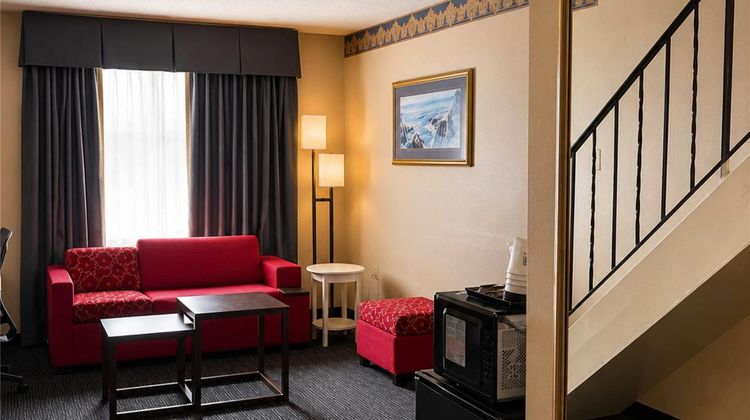 Ramada Trenton Hotel Room