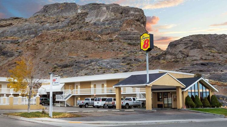 Super 8 Wendover Exterior