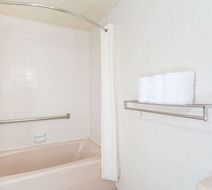 Super 8 Wendover Room