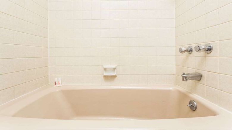 <b>Super 8 Wendover Room</b>. Images powered by <a href="https://iceportal.shijigroup.com/" title="IcePortal" target="_blank">IcePortal</a>.