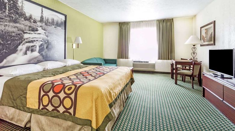 <b>Super 8 Wendover Room</b>. Images powered by <a href="https://iceportal.shijigroup.com/" title="IcePortal" target="_blank">IcePortal</a>.