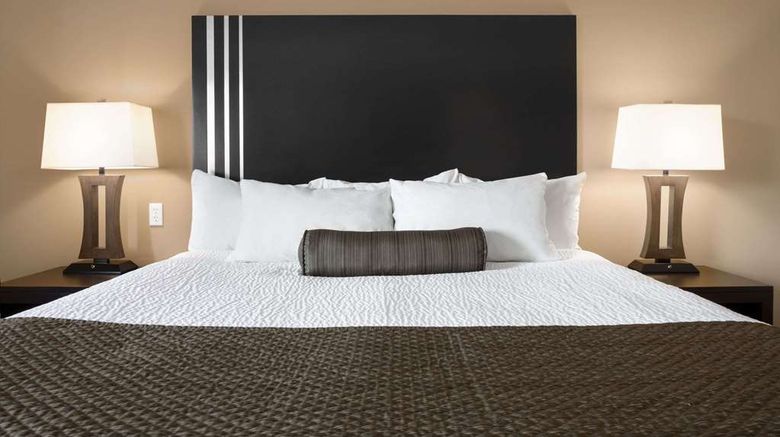<b>Days Inn Calgary Northwest Room</b>. Images powered by <a href="https://iceportal.shijigroup.com/" title="IcePortal" target="_blank">IcePortal</a>.