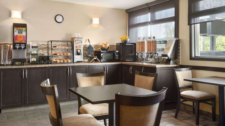 <b>Days Inn Calgary Northwest Restaurant</b>. Images powered by <a href="https://iceportal.shijigroup.com/" title="IcePortal" target="_blank">IcePortal</a>.