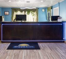 Days Inn Queensbury/Lake George Lobby