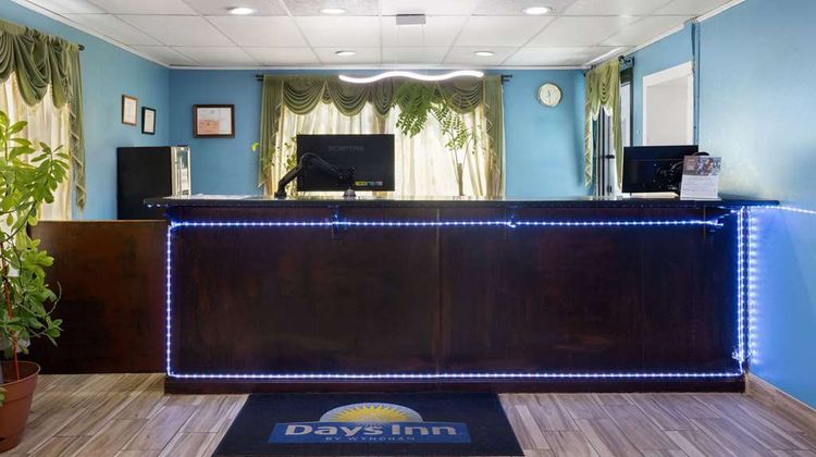 Days Inn Queensbury/Lake George Lobby